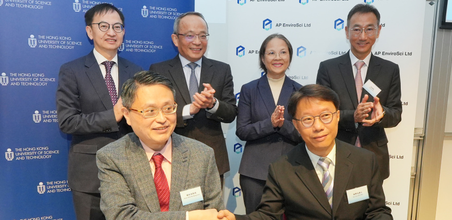 Prof. Yeung King-Lun from the Department of Chemical and Biological Engineering and Division of Environment and Sustainability at HKUST (front left) and Dr. Pat Yeung, Director of APEL (front right), sign the memorandum on the establishment of the Joint Lab under the witnesses of Under Secretary Miss Diane Wong (back row, second right), Prof. Tim Cheng (back row, second left), Mr. Jackin Jim, Chairman of Yee Hop (back row, first right), and Dr. David Chung (back row, first left).