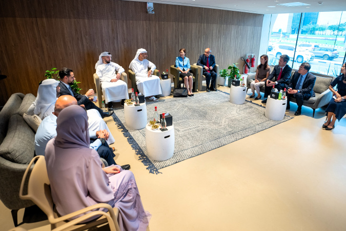 The Dubai Future Foundation (DFF) representatives explore collaboration opportunities with the HKUST delegation on areas including innovation, knowledge transfer and entrepreneurship. 