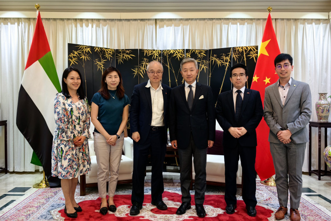 The HKUST delegation meets with Mr. Zhang Yiming (third right), the Ambassador Extraordinary and Plenipotentiary of the People's Republic of China to the UAE.
