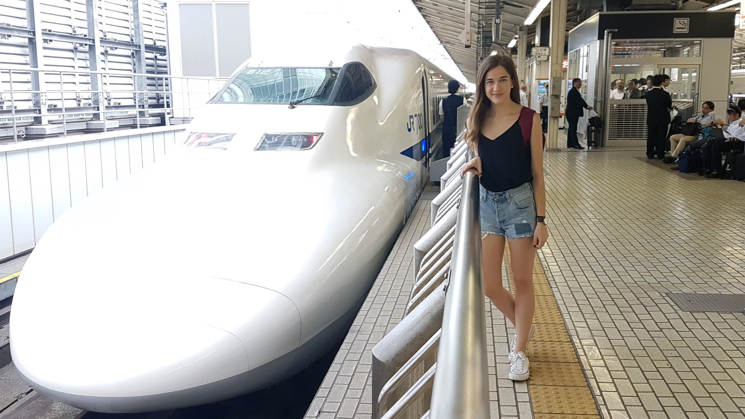 Charikleia takes advantage of studying in Hong Kong, which is easily connected to other Asian countries, to visit Japan. She poses for a photo with the iconic Shinkansen train.