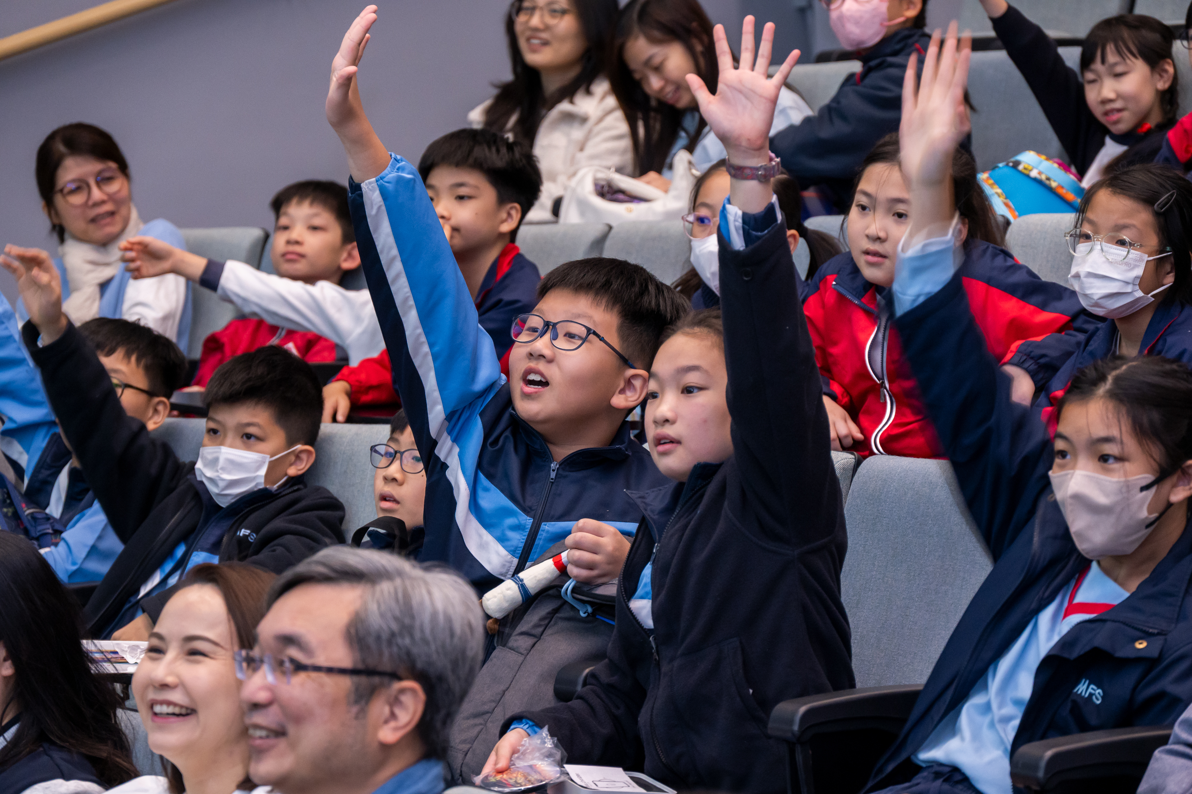 Mr. Tony KWOK, from ExxonMobil Hong Kong Limited, hosting a mini game Mr. Tony KWOK, from ExxonMobil Hong Kong Limited, hosting a mini game
