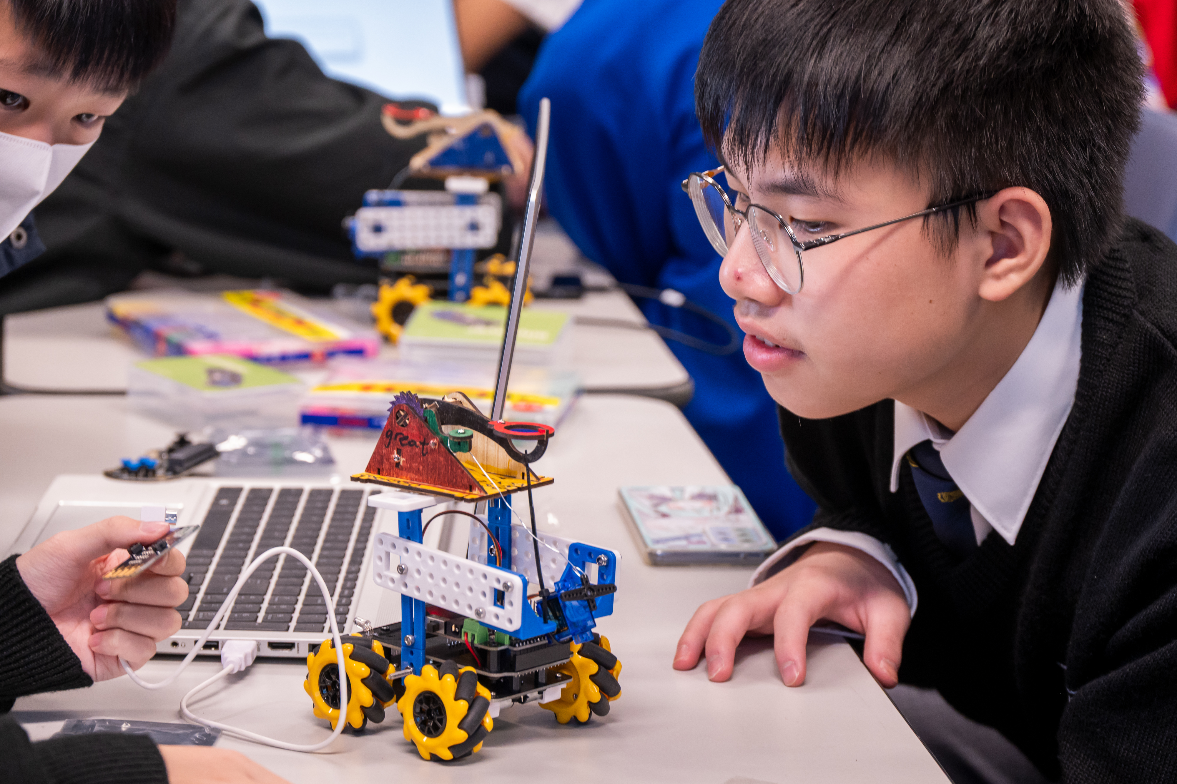 The Catapult Robot workshop The Catapult Robot workshop