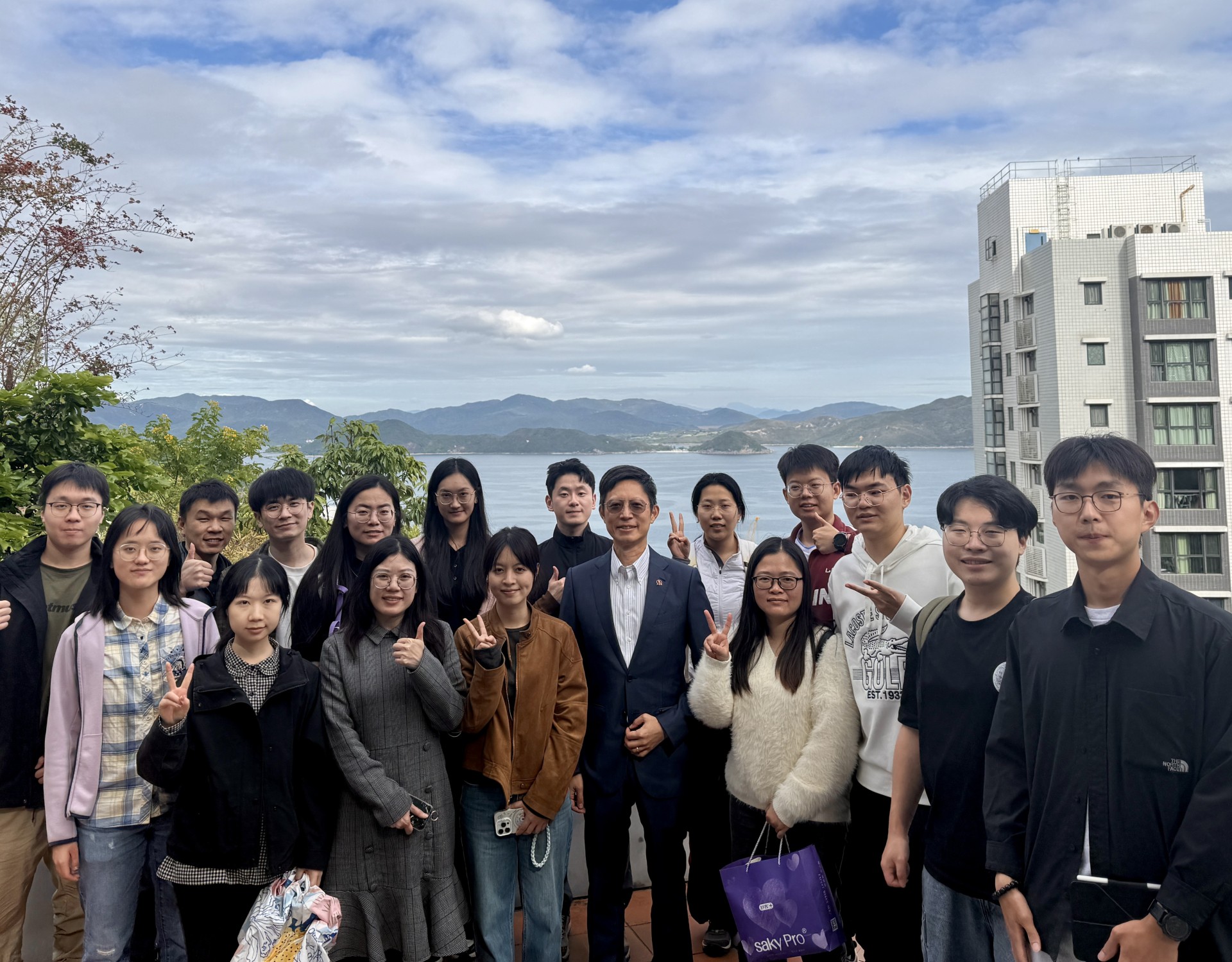 Prof. Fugee Tsung and his research group’s students