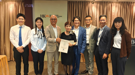 (From left to right) Dr. Zheng Zexiao (Research Assistant Professor of HKUST), Ms. Zhang Yu (PhD candidate of HKUST), Ir Dr. Raymond K. L. Chan (Chairman of the HKIE Environmental Division), Ir Prof. Irene Lo (Chair Professor at HKUST), Mr. Roger Wong Yan-Lok (Director of the Water Supplies Department (WSD)), Mr. Gary Yip Ka-Chun (Assistant Director of WSD), Mr. Kwok Yau-Ting (Project Assistant Secretary (Water Safety) of Development Bureau) and Ms. Leung Chui-Fan (Chemist of WSD) (From left to right) Dr. Zheng Zexiao (Research Assistant Professor of HKUST), Ms. Zhang Yu (PhD candidate of HKUST), Ir Dr. Raymond K. L. Chan (Chairman of the HKIE Environmental Division), Ir Prof. Irene Lo (Chair Professor at HKUST), Mr. Roger Wong Yan-Lok (Director of the Water Supplies Department (WSD)), Mr. Gary Yip Ka-Chun (Assistant Director of WSD), Mr. Kwok Yau-Ting (Project Assistant Secretary (Water Safety) of Development Bureau) and Ms. Leung Chui-Fan (Chemist of WSD)