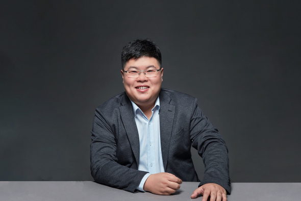 Zhang Yunfei said building a supply chain can help lower the cost and enhance product quality, so it is important to find the first buyer of the new product. Zhang Yunfei said building a supply chain can help lower the cost and enhance product quality, so it is important to find the first buyer of the new product.