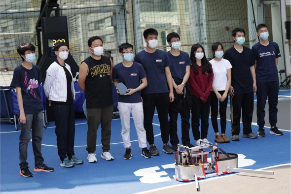 科大机械人競賽团队参加于香港科学园举行的创科人与机械人篮球合作赛，并在第二天比赛中获得冠军。