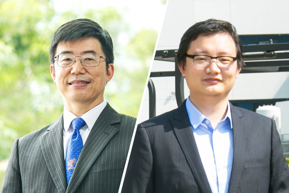 Prof. Zhang Limin (left) and Prof. Liu Ming (right) received a First Class Award in Natural Science and a Second Class Award in Technology Invention respectively.