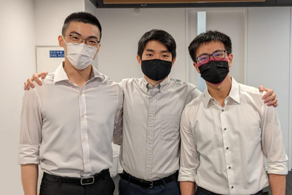 (From left) Bioengineering undergraduate students Cheng Ting-Kai, Minato Kobashi, and Mark Alexander Ngai won the Gold Award of HKUST President’s Cup 2022.