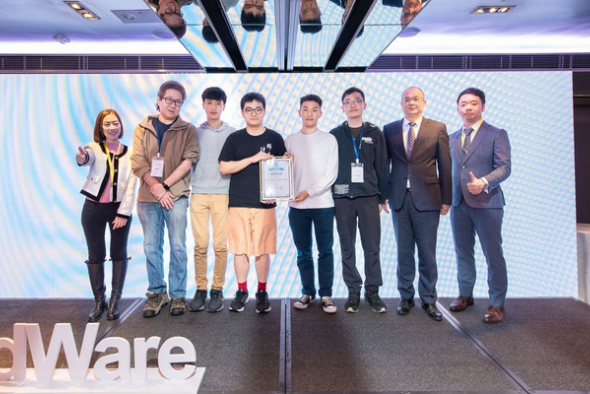 Dr. Alex Lam (2nd left), Cheng Ho-Yin (3rd left), Tsoi Ka-Wong (4th left), Chan Lok-Hin (4th right), and Zhang Zidi (3rd right) at the award ceremony on January 19, 2024