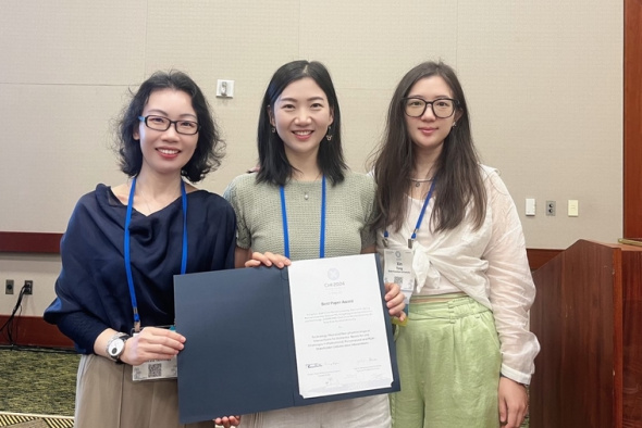 (From left) Prof. Ma Xiaojuan MA (HKUST), Prof. Sun Yuling (East China Normal University), and Prof. Tong Xin (Duke Kunshan University) received the Best Paper Award at the ACM CHI Conference 2024.