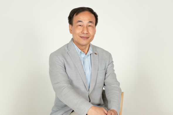 Prof. Zhang Xiangru’s research paper was recognized as one of the most impactful publications of 2022 in Environmental Science & Technology, a leading journal in the field.