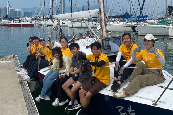 The HKUST Sail and Shine Program, co-organized by HKUST Connect and HKYSUA, offers students the exceptional opportunity of boarding a yacht to experience sailing and learn how to plan social service activities.