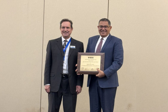 Prof. Khaled B. Letaief received the IEEE James Evans Avant Garde Award 2024 at the 100th IEEE Vehicular Technology Conference in Washington, D.C., USA.