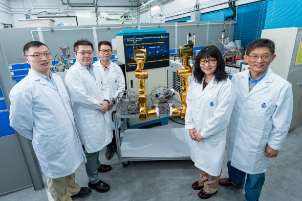 A group photo of five HKUST scholars who are leading the international “Hong Kong Operation Robot” project. From left to right: Prof. Walter Wang Zhe, Associate Professor of the Department of Civil and Environmental Engineering; Prof. Duan Molong, Assistant Professor of the Department of Mechanical and Aerospace Engineering; Prof. Shi Ling, a Professor in both the Department of Electronic and Computer Engineering and the Department of Chemical and Biological Engineering; Prof. Gao Yang, Professor of the Dep