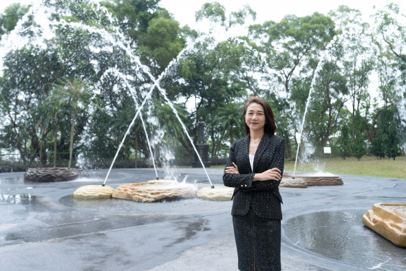 Adventurous and focused, Prof. Lu Mengqian enjoys exploring new research fields which give her a lot of space to wander. To her, the power of wandering is crucial for research discovery.  