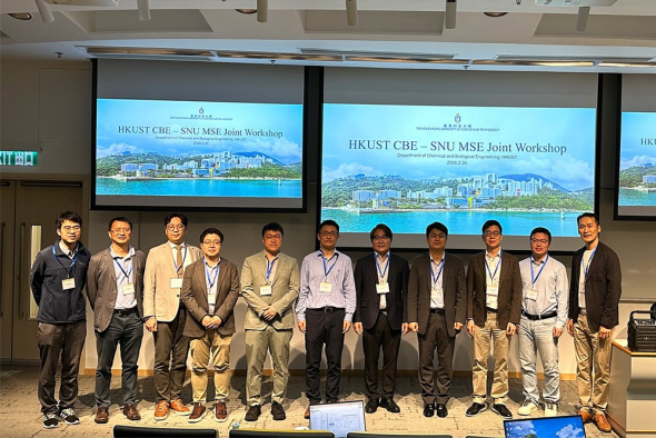 Prof. Shao Minhua (center), Prof. Hsing I-Ming (third right), Prof. Myoung Gyu Lee (fourth right), Prof. Heung Nam Han (fifth right), and faculty members from both departments.