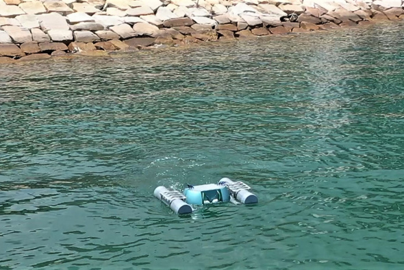 The Smart Fish conducts microplastics sampling near the seaside of the HKUST campus.