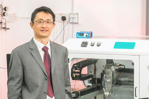 The project of Prof. Shao Minhua on “Development of High Performance and Long Life Hydrogen Fuel Cell Stacks” received the largest amount of funding in the 14 projects approved to date in the Hong Kong government’s Green Tech Fund. 