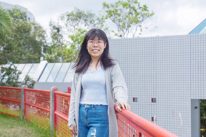 Electronic and Computer Engineering PhD student ZHANG Qianni received the Best Paper Award (second runner-up) at the 21st IEEE Photonics Society Hong Kong Chapter Postgraduate Conference.