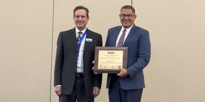 Prof. Khaled B. Letaief received the IEEE James Evans Avant Garde Award 2024 at the 100th IEEE Vehicular Technology Conference in Washington, D.C., USA.