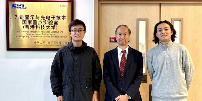 The research team is under the supervision of Prof. Kwok Hoi-Sing (center), Founding Director of the State Key Laboratory of Advanced Displays and Optoelectronics Technologies at HKUST. Core member Dr. Feng Feng (left), a postdoctoral research fellow at HKUST’s Department of Electronic and Computer Engineering (ECE), serves as the first author. The team also includes ECE postdoctoral research fellow Dr. Liu Yibo (right).