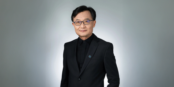 Prof. Chen Lei was recognized for his contributions to spatial data management, spatial crowdsourcing, and deep learning frameworks.