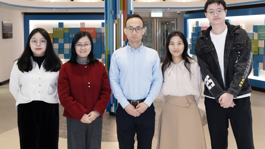 科大土木及环境工程学系研究团队成员：（从左至右）王彦笳、苏慧教授、王岑博士、李亚娜博士、朱奎霖。