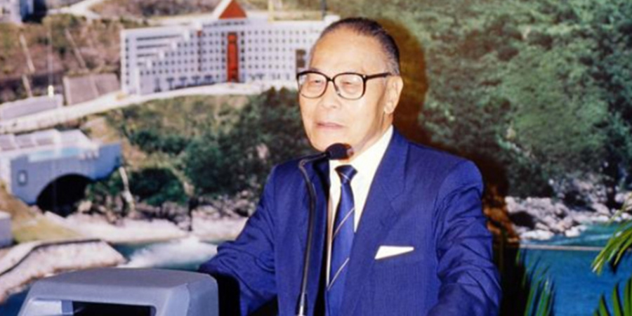 Dr. Chung delivered a speech at the 10th anniversary of the HKUST’s Planning Committee as its Chairman in 1996.