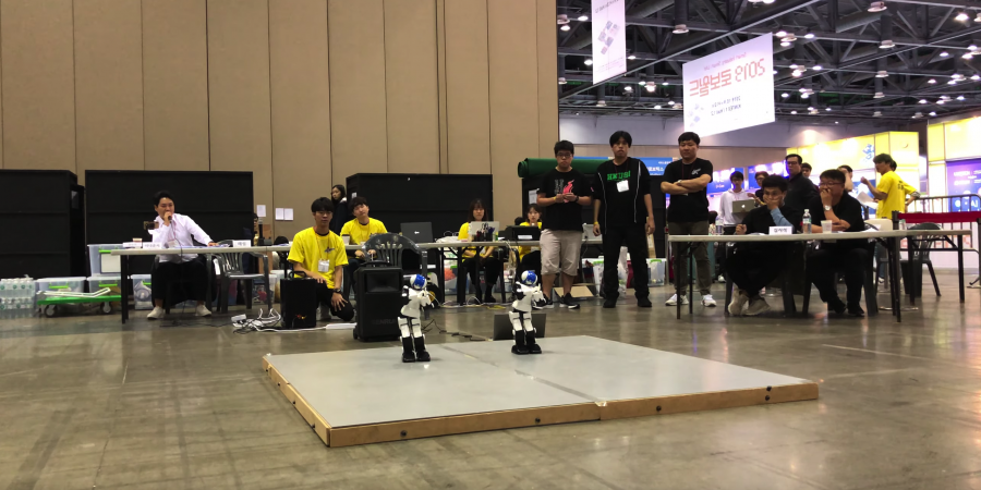 HKUST’s two humanoid robots performed a dance with music at the Intelligent Robot Contest 2019 in Seoul.