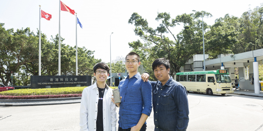 A team of HKUST alumni from the School of Engineering and School of Business and Management, (from left) Simon Tsang, Jason Yuen and Gash Tsui, showcase their USTransit app.