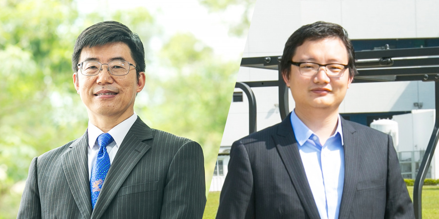 Prof. Zhang Limin (left) and Prof. Liu Ming (right) received a First Class Award in Natural Science and a Second Class Award in Technology Invention respectively.