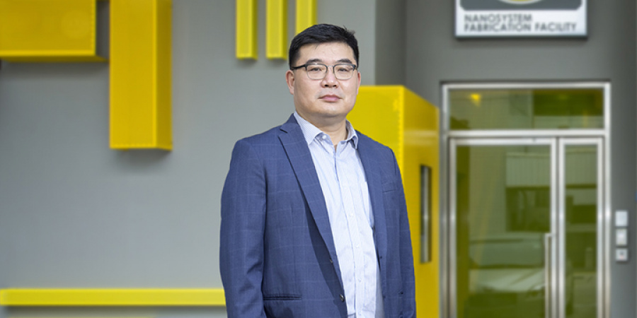 Prof. Kevin Chen has successfully fabricated a first-of-its-kind hybrid field-effect transistor which harnesses the complementary merits of gallium nitride and silicon carbide.