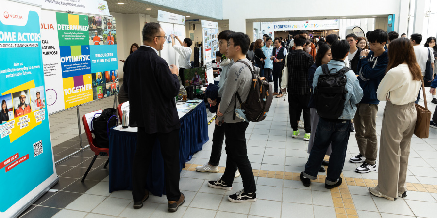 Over 300 students joined the Hong Kong Engineers Week 2024 Career Fair at HKUST on February 29, 2024 to learn about the latest trends and job opportunities in the engineering industry.