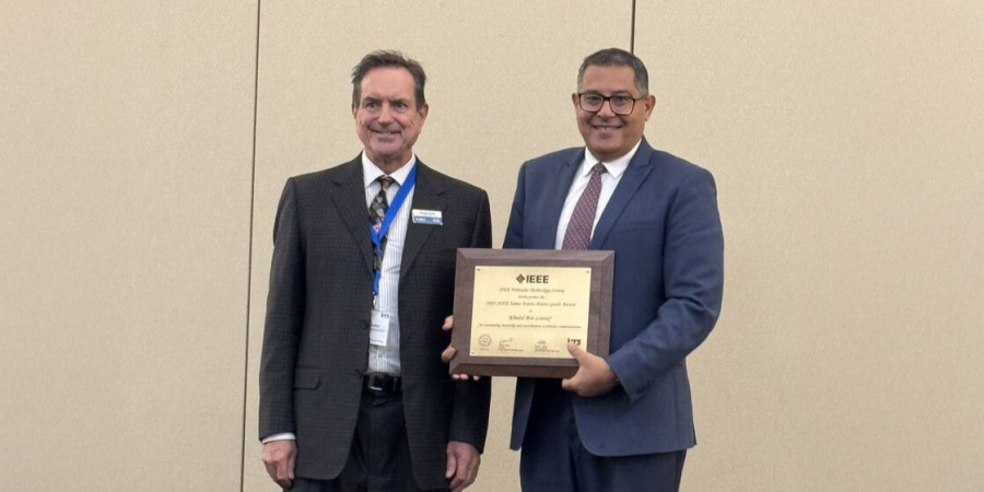 Prof. Khaled B. Letaief received the IEEE James Evans Avant Garde Award 2024 at the 100th IEEE Vehicular Technology Conference in Washington, D.C., USA.