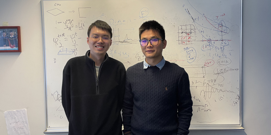 Prof. Zhou Yanguang (right) and his PhD student Liu Wenxiang (left) proposed a rigorous concept based on the Onsager reciprocal theorem to describe the thermal transport behaviors in superionic crystals.