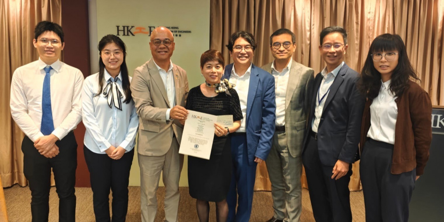 (From left to right) Dr. Zheng Zexiao (Research Assistant Professor of HKUST), Ms. Zhang Yu (PhD candidate of HKUST), Ir Dr. Raymond Chan (Chairman of the HKIE Environmental Division), Ir Prof. Irene Lo (Chair Professor at HKUST), Mr. Roger Wong Yan-Lok (Director of the Water Supplies Department), Mr. Gary Yip Ka-Chun (Assistant Director of WSD), Mr. Kwok Yau-Ting and Ms. Leung Chui-Fan (both Engineers at WSD)