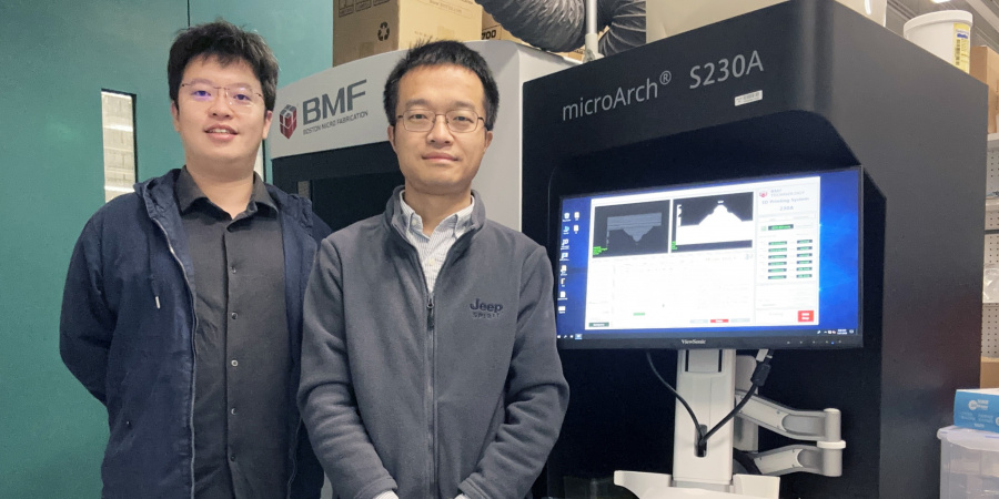 Prof. Hu Wenqi (right), his postgraduate student Chen Xi (left), and other research team members at HKUST develop the world’s first bio-inspired artificial cilia system, advancing breakthroughs in medical and microrobotics applications.