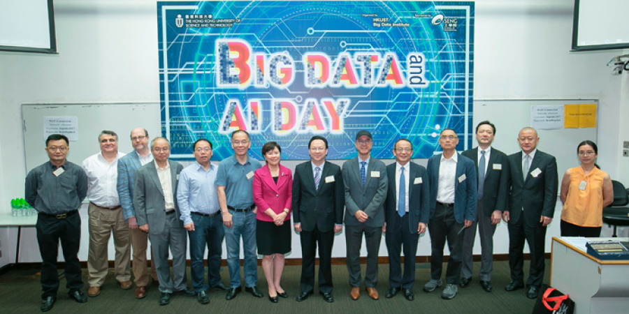 Dr Tieniu Tan, Vice Minister of the Liaison Office of the Central People’s Government in HKSAR (7th from right), HKUST President Prof Tony F Chan (6th from right), Vice-President for Research and Graduate Studies Prof Nancy Ip (7th from left), Dean of Engineering Prof Tim Cheng (5th from right), Prof Qiang Yang, Head of the Department of Computer Science & Engineering and Director of the Big Data Institute (4th from right), with world-class academic and industry leaders in Big Data and AI fields, and HKUST 