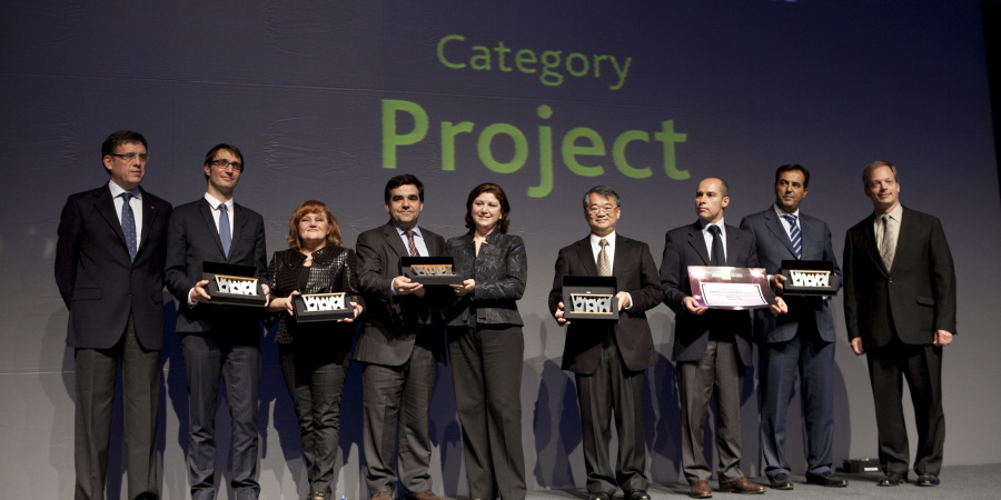  At the World Smart Cities Awards Ceremony in Barcelona: Dr Samuel Chui (4th from right) represented the HKUST research team to receive the award.   
