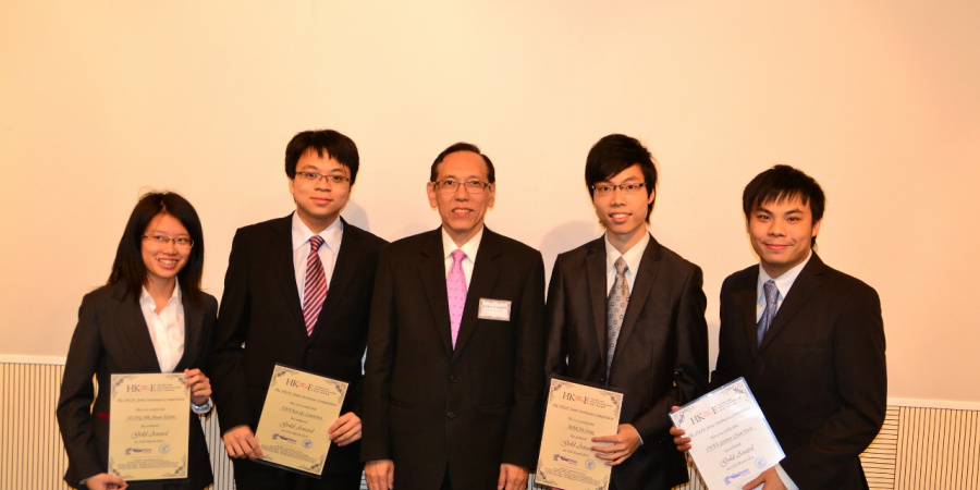 The 4-student Gold Award team, all from Chemical and Biomolecular Engineering, received the certificates from HKIE President Ir Dr CHAN Fuk Cheung (center).