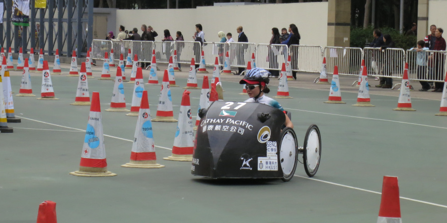  The HKUST-designed kart pedaled by Cathay Pacific's ladies team performed well in the charity race. 