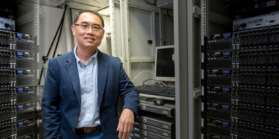 Prof. Yang Qiang was elected as the general chair of the 35th AAAI Conference on Artificial Intelligence and ranked the first in the AAAI/IJCAI sub-field on the AI 2000 Most Influential Scholar Annual List.