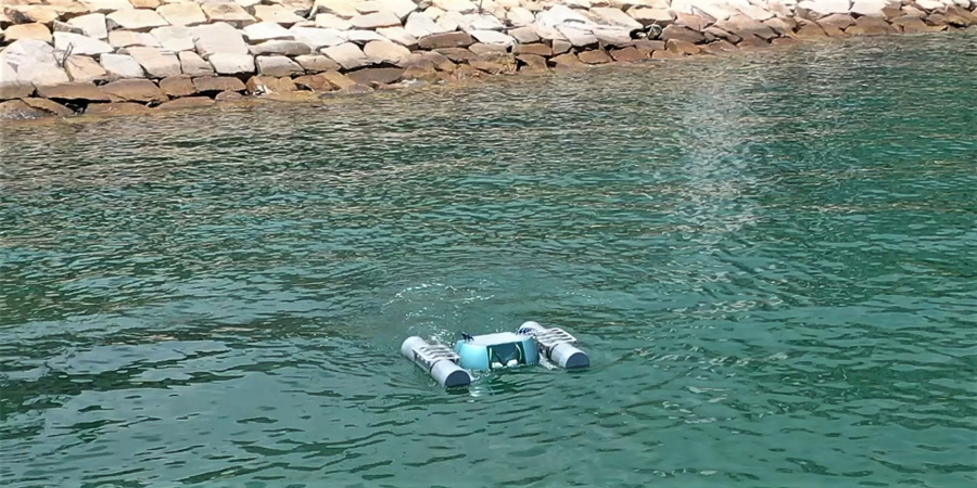 The Smart Fish conducts microplastics sampling near the seaside of the HKUST campus.