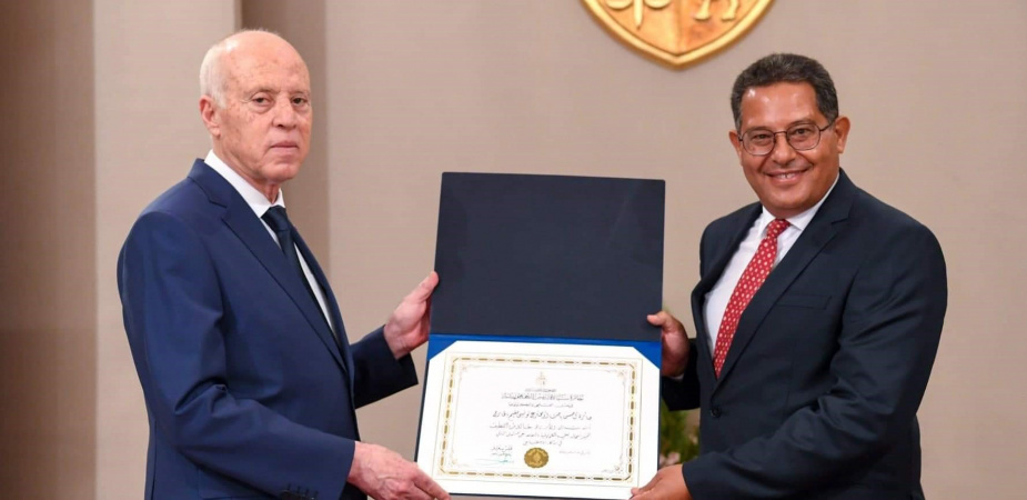 Prof. Khaled B. Letaief was presented with the national accolade for the Best Tunisian Researcher or Inventor Abroad by Tunisian President Kais Saied on the national science day.