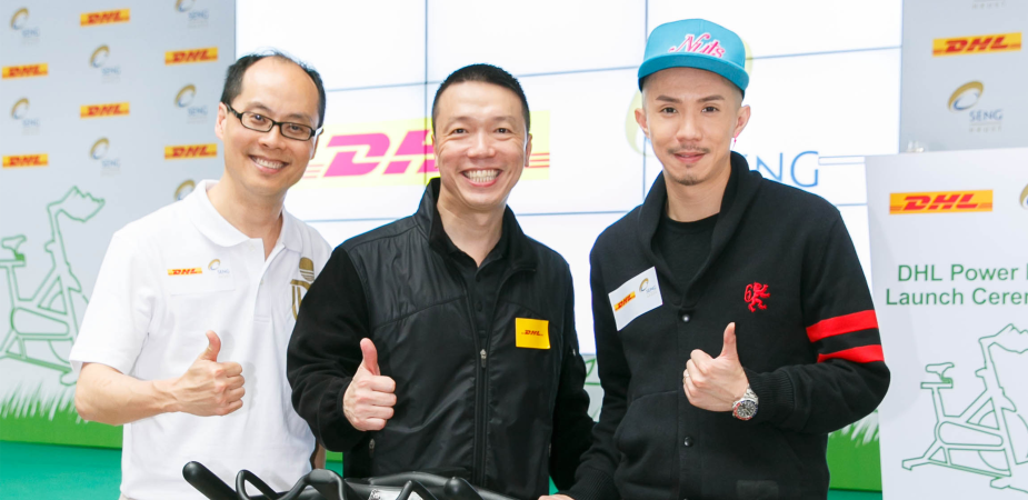Ken Lee, Head of Commercial, Asia Pacific and Managing Director, Hong Kong and Macau, DHL Express (Middle), together with Prof Roger Cheng, Associate Dean of Engineering, HKUST (Left) and artist Louis Cheung (Right) unveil the DHL Power Bike.