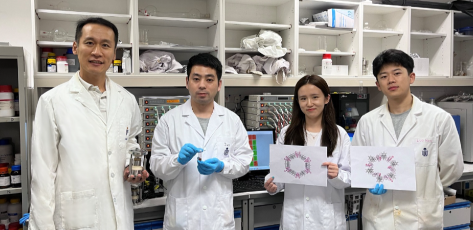 （左起）科大化學及生物工程學系助理教授Yoonseob Kim以及其博士生：黃俊（論文第一作者）、李晨與羅航