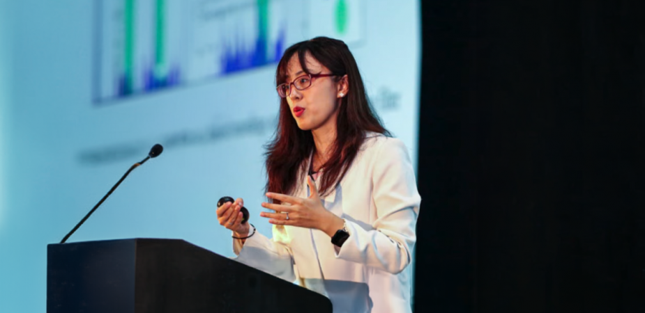 Prof. Wang Yiwen was invited to be a keynote speaker at the 46th Annual International Conference of the IEEE Engineering in Medicine and Biology Society, which took place in Florida, US on July 15-19, 2024.