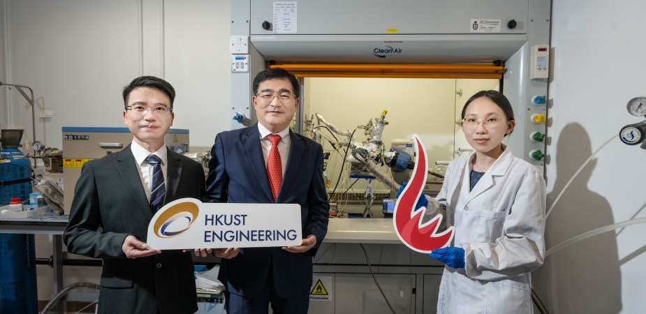 A research team led by Prof. Chen Guohua (center), Chair Professor of the Department of Chemical and Biological Engineering at HKUST, alongside Research Assistant Professor Dr. Liu Qiang (left) and postdoctoral fellow Dr. Liu Yutong (right) from the same department, has developed an innovative cartilage-inspired polymer nanocoating that effectively suppresses degradation and wear of battery cathode materials at the source.