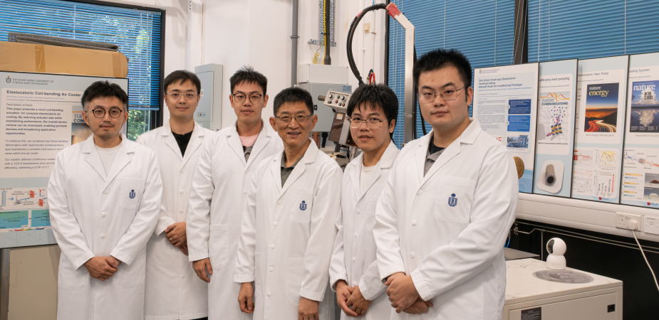A team led by Prof. Sun Qingping (third right), Chair Professor in the Department of Mechanical and Aerospace Engineering at HKUST, has unveiled the world’s first zero-degradation elastocaloric cooling device. Team members include (from first left) Dr. Li Xueshi, Su Changfeng, Li Yang, (from fifth left) Dr. Lin Hongyang, and Hu Jiyuan.