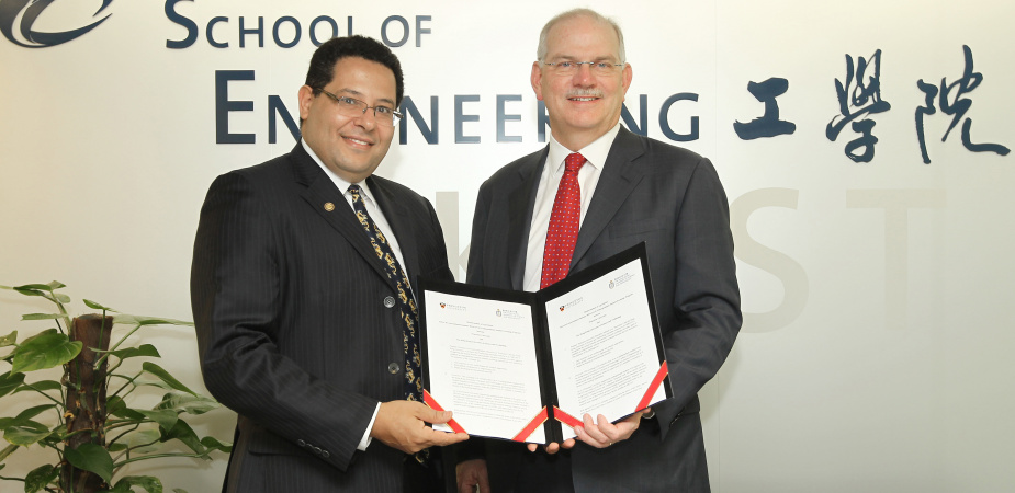 Prof Khaled Ben Letaief, HKUST Dean of Engineering (left) and Prof Vincent Poor, Dean of the School of Engineering and Applied Science of Princeton University, sign the agreement on undergraduate research exchange program